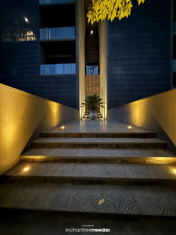 inchantreemeedao, Singapore