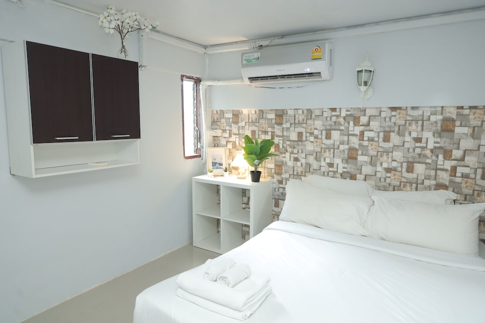 Happy Residences Pattaya 2, Singapore