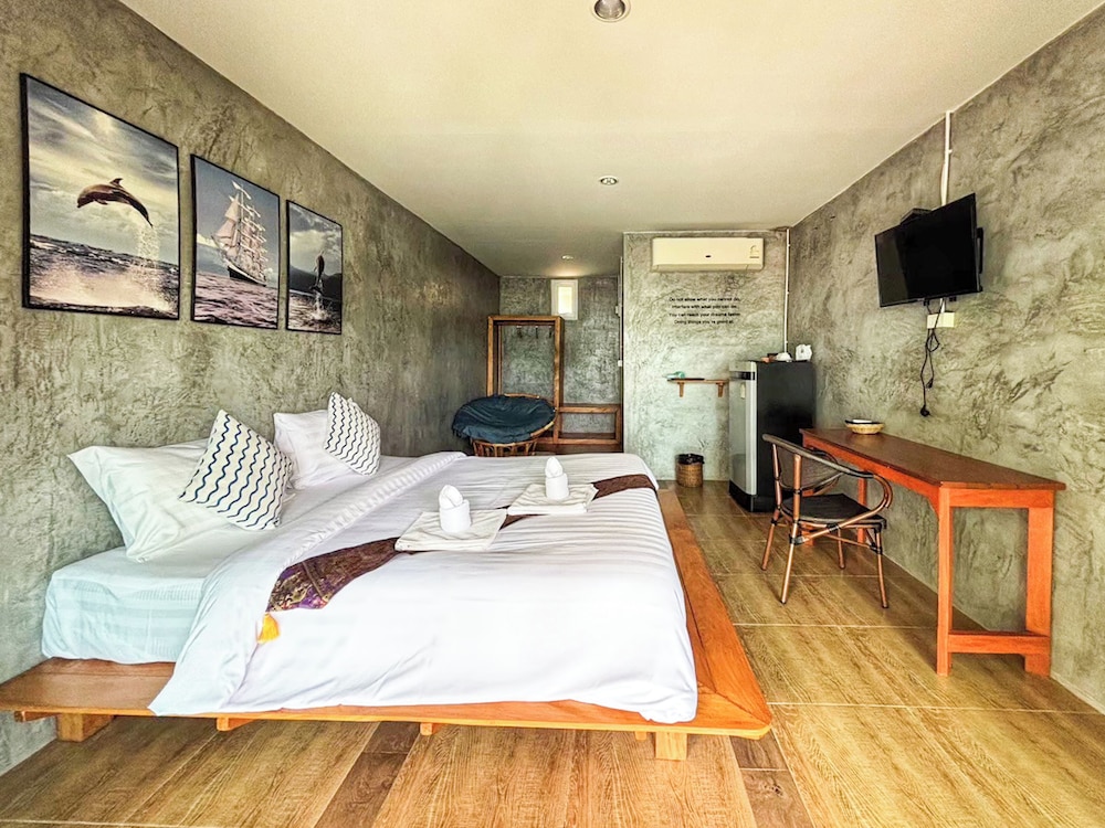 Klang Aow Resort, Singapore