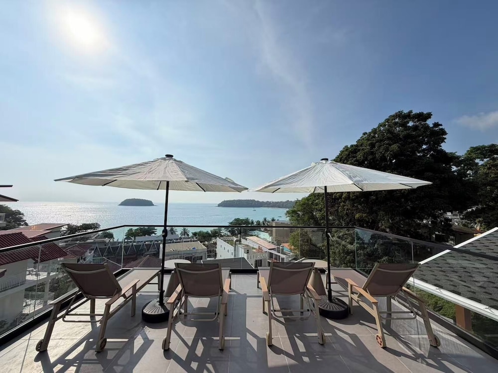 Anthiya Seaview Villa Hotel Phuket, Singapore