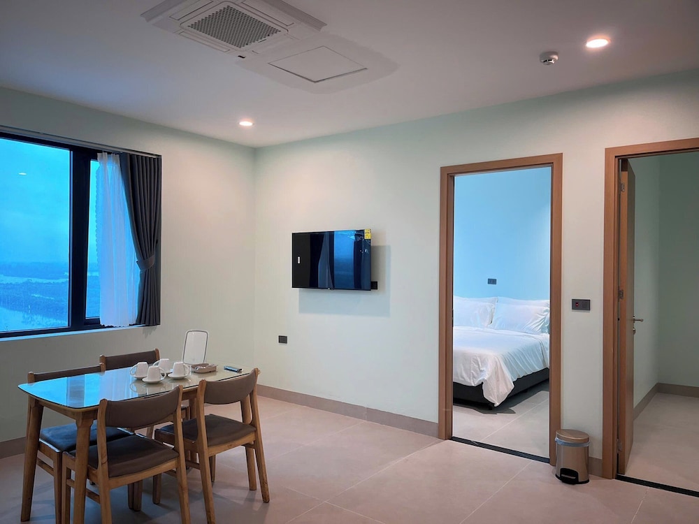 Balat Resort, Singapore