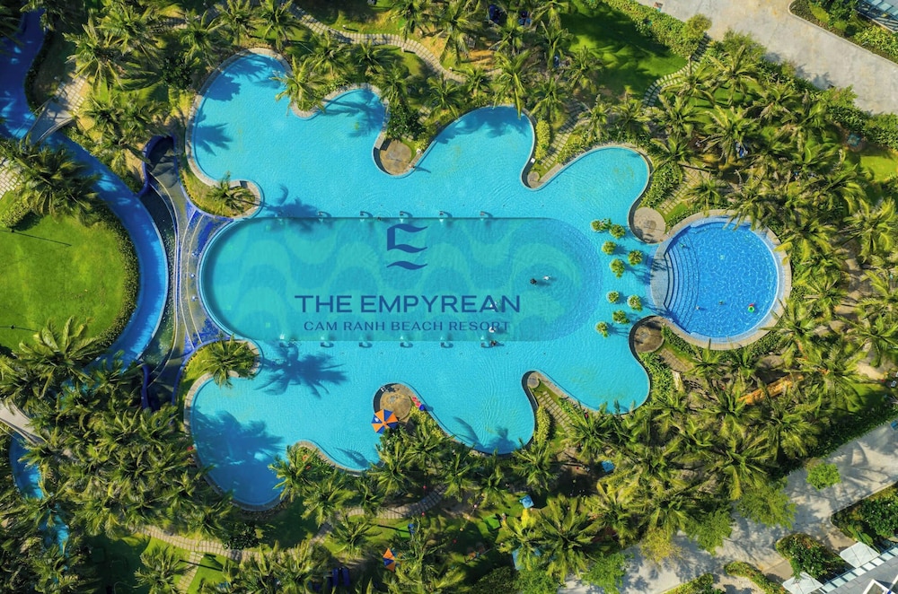 The Empyrean Cam Ranh Beach Resort, Singapore