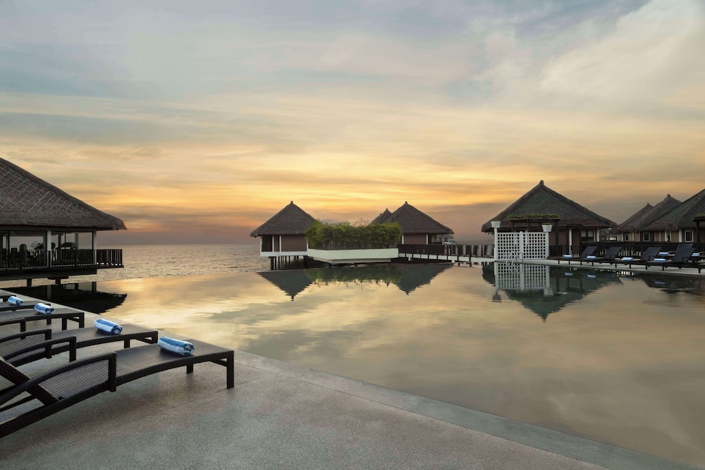 Golden Palm Tree Sepang, Singapore