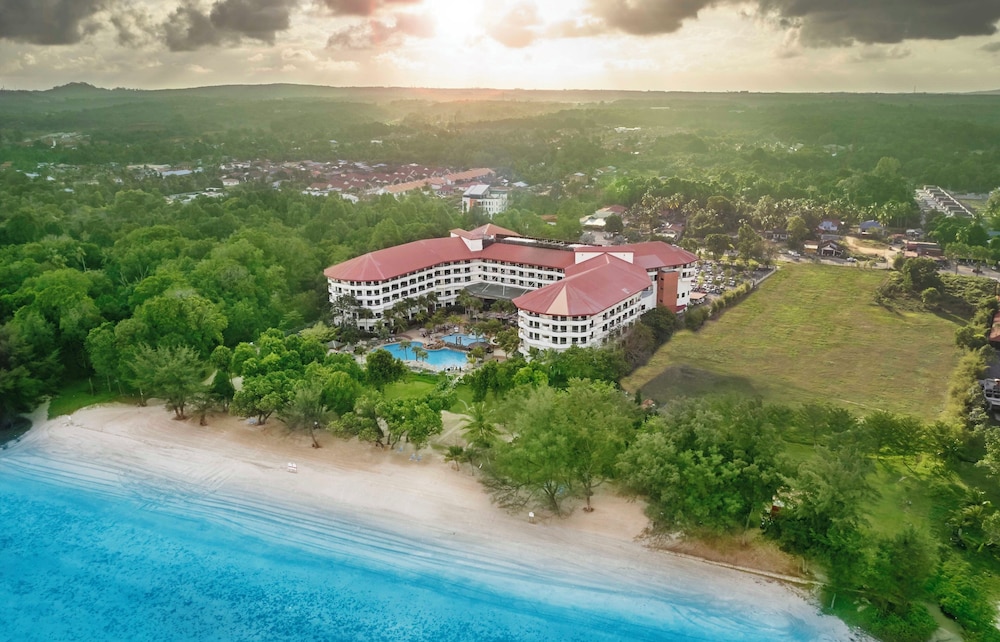 Swiss-Grand Beach Resort Kuantan, Singapore