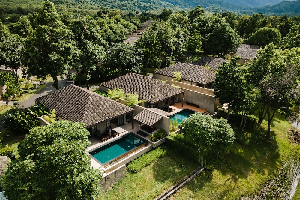 MUTHI MAYA Forest Pool Villa Resort, Singapore