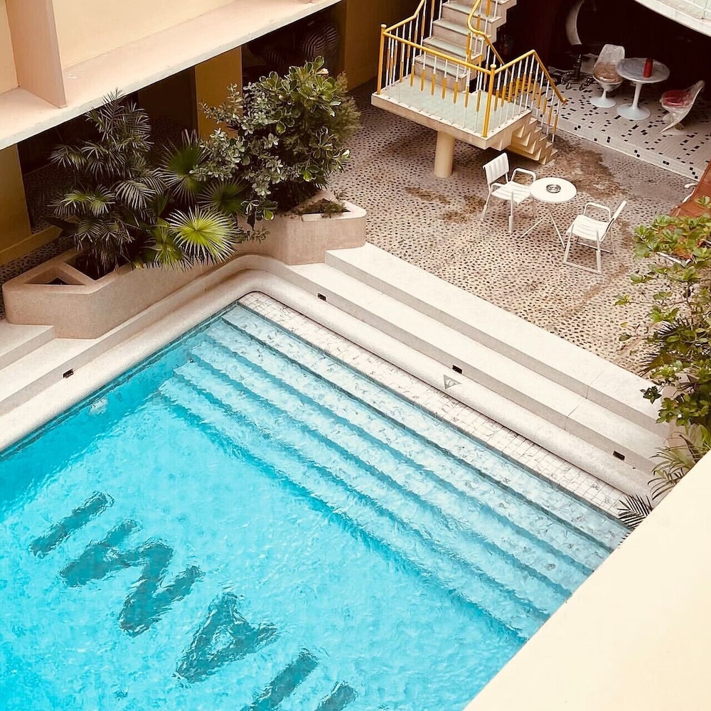 Miami Hotel, Singapore