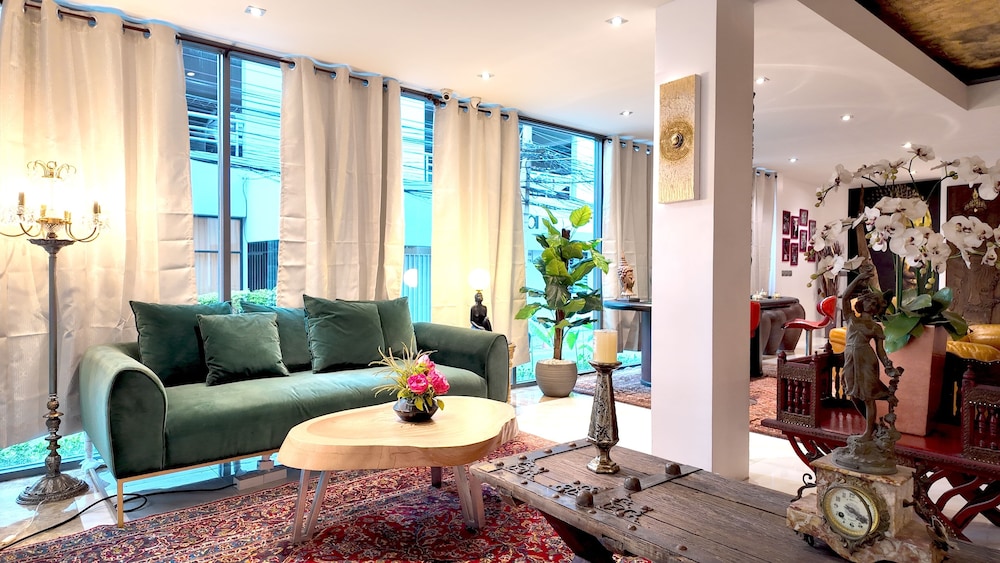 Aspira G Sukhumvit 33, Singapore