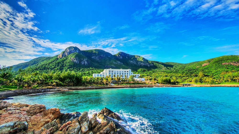 Orson Hotel & Resort Con Dao, Singapore