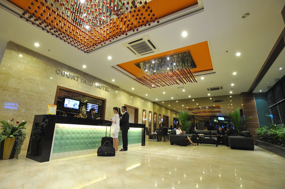 Courtyard Hotel @ 1Borneo, Singapore
