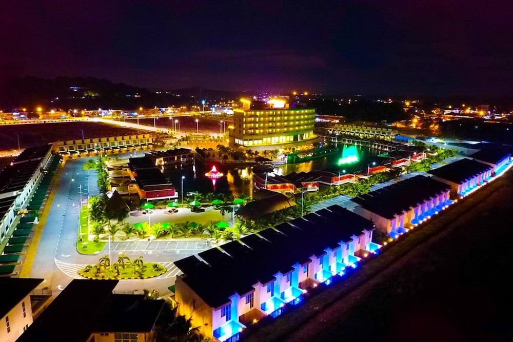 Photo of Tasik Villa International Resort, 4-star hotel in Port Dickson