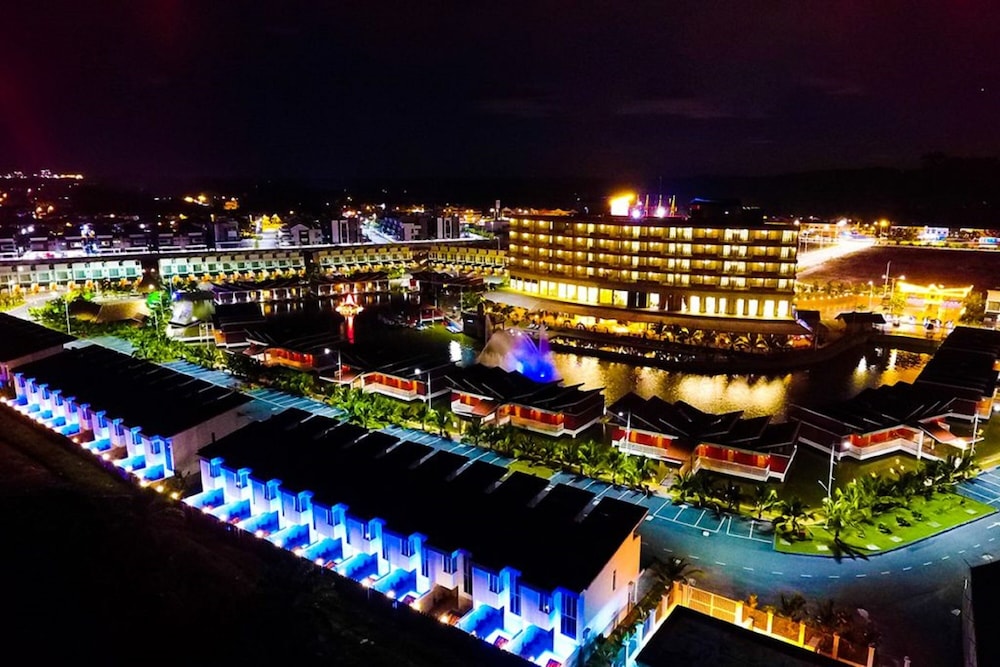 Photo of Tasik Villa International Resort, 4-star hotel in Port Dickson