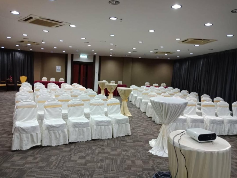 Photo of Muarar 99 Hotel, 3-star hotel in Muar