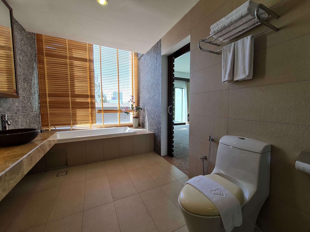 Photo of Swan Garden Hotel, 3-star hotel in Malacca
