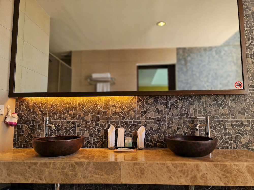 Photo of Swan Garden Hotel, 3-star hotel in Malacca