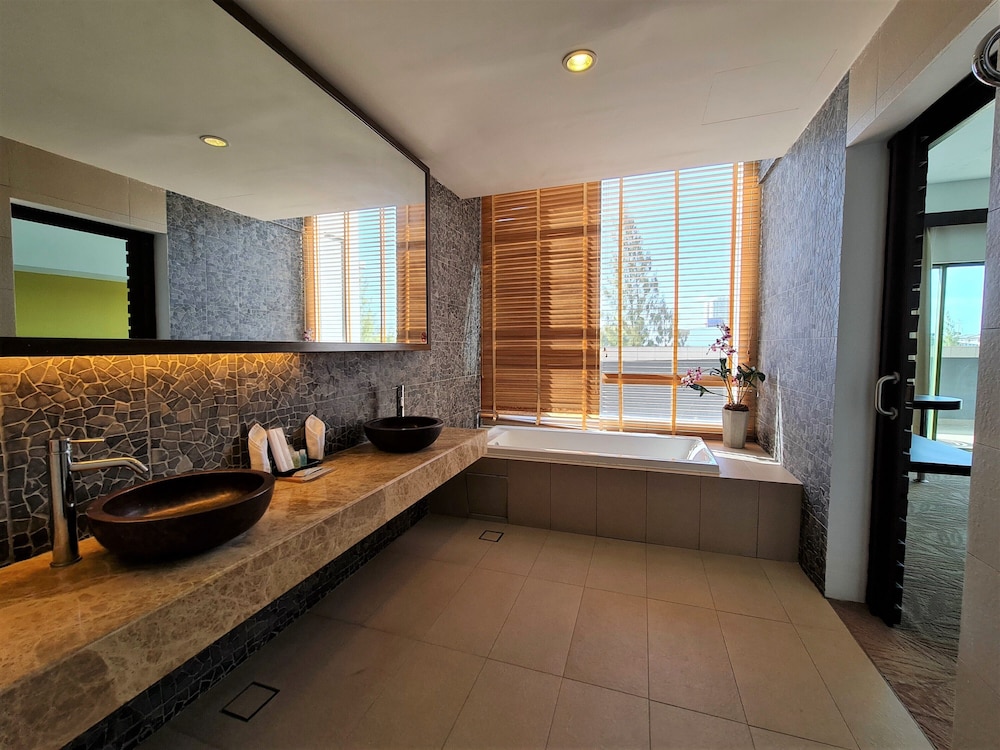 Photo of Swan Garden Hotel, 3-star hotel in Malacca