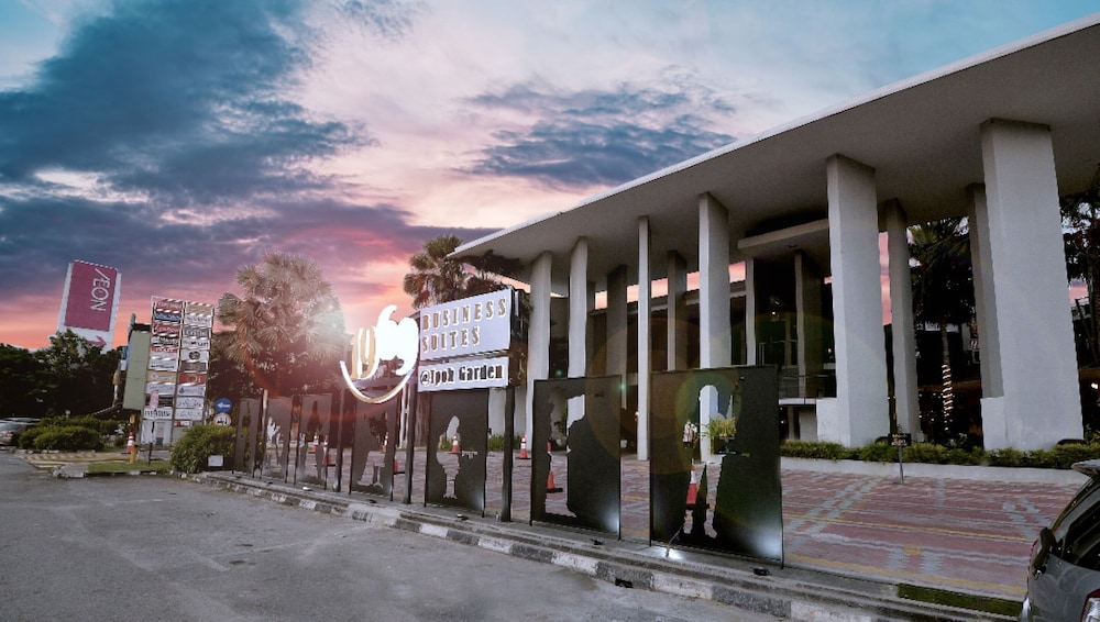1969 Ipoh Garden, Singapore