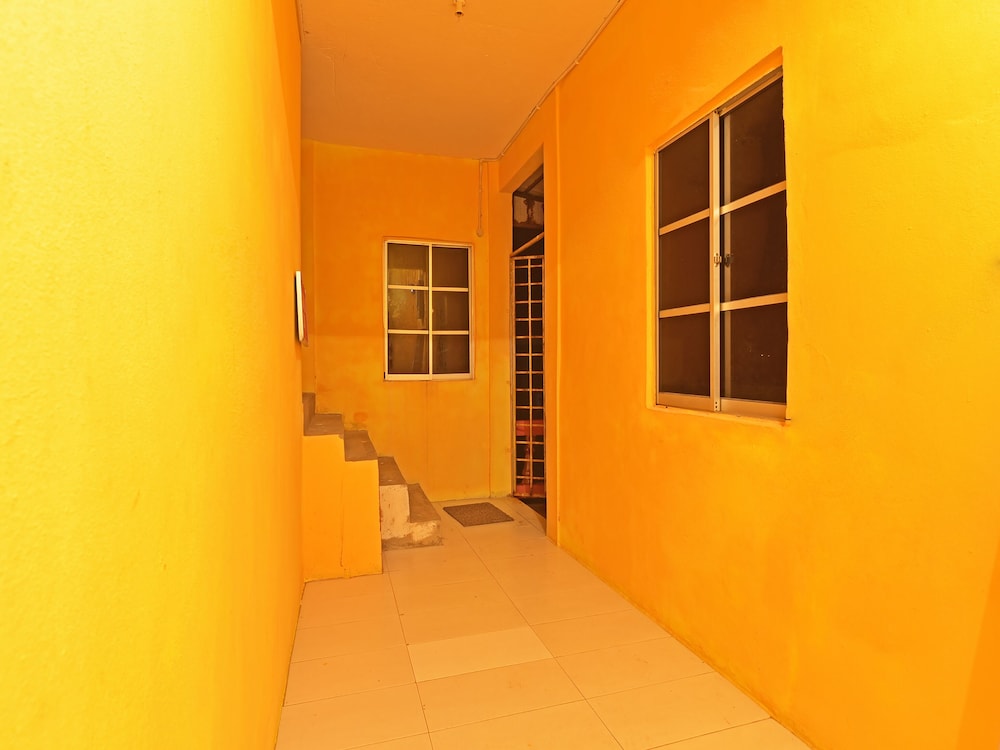 OYO 90664 Rabi Hotel, Singapore