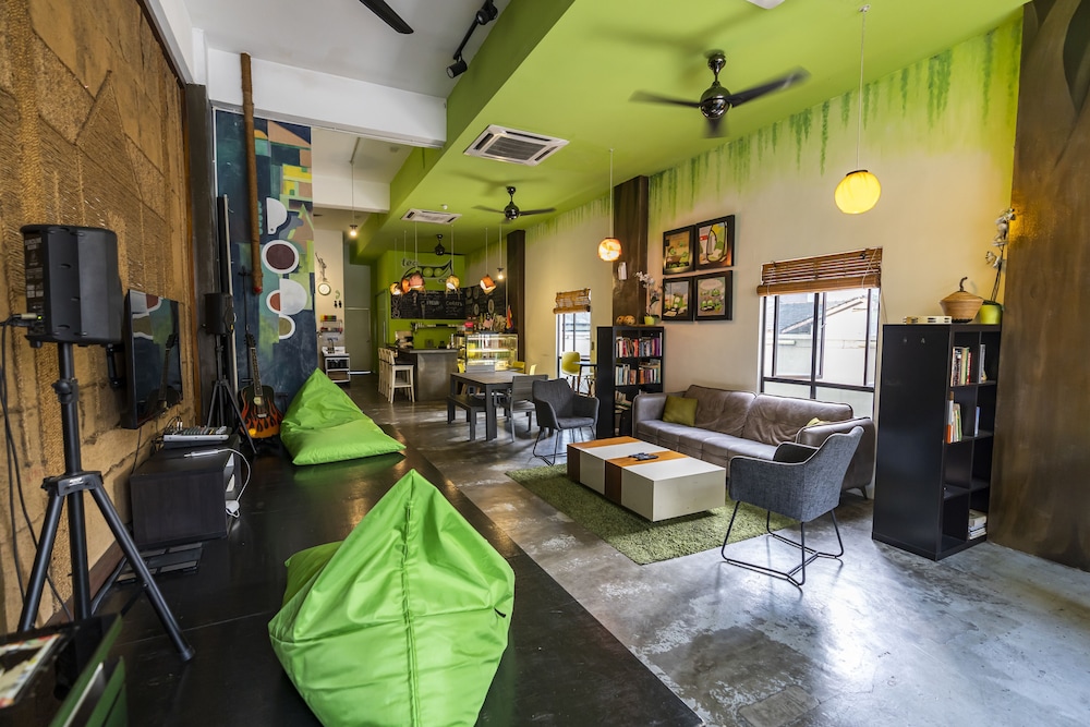 PODs The Backpackers Home & Cafe, Singapore