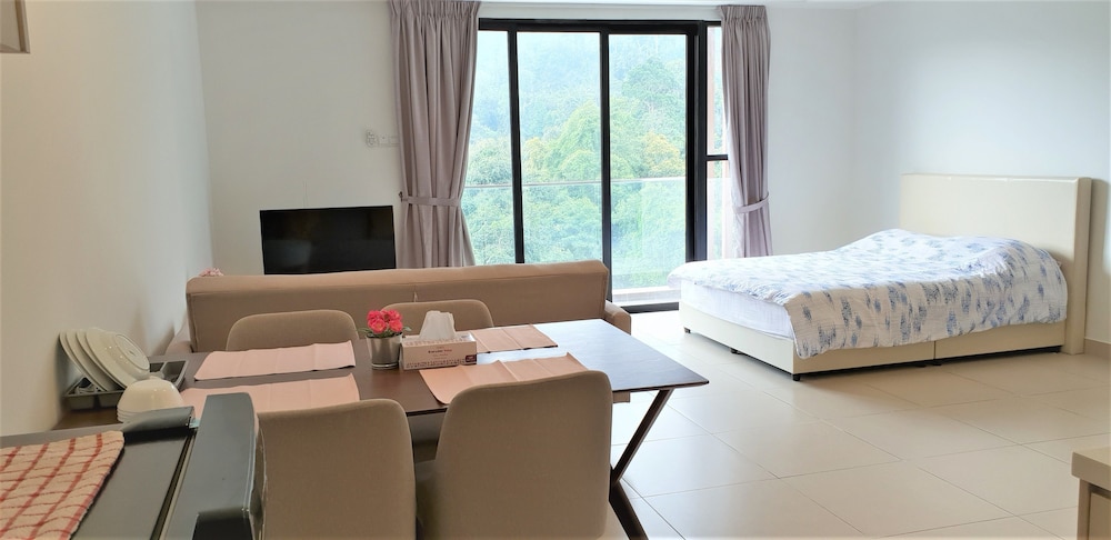 ETM Midhill Private Studio Room, Singapore