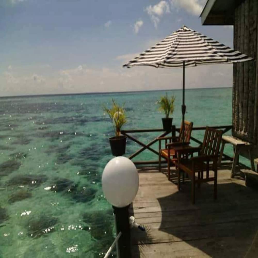 Lato Lato Resort, Singapore