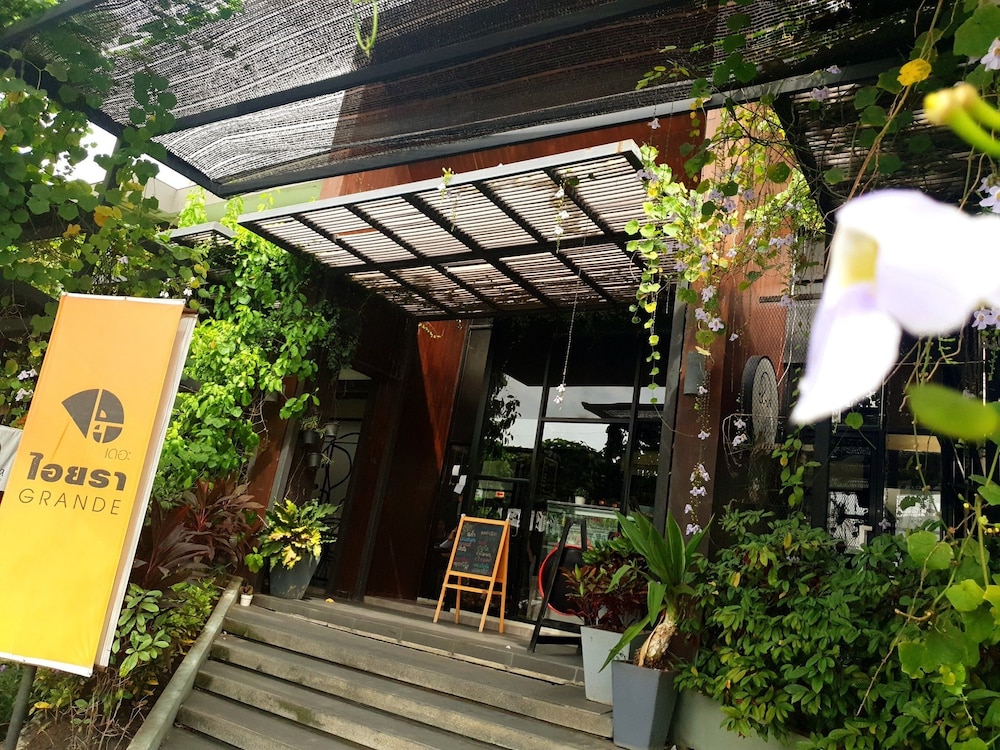 i Residence Hotel, Singapore