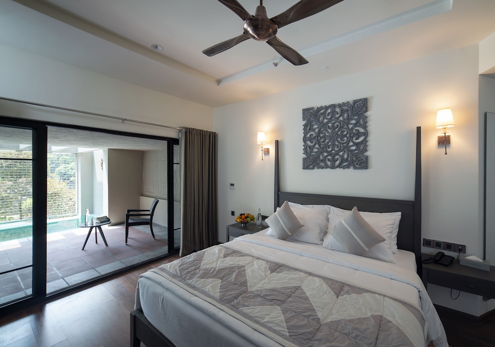 Photo of Niraamaya Retreats Samroha Athirappilly, 5-star hotel in Cochin