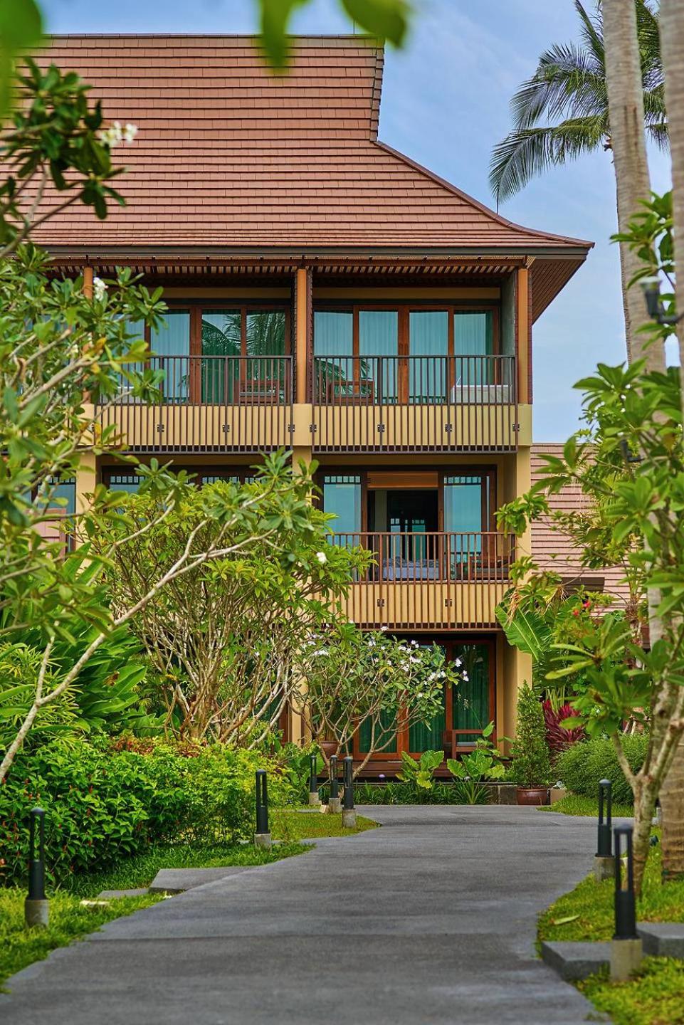 Khanom Beach Resort and Spa, Singapore