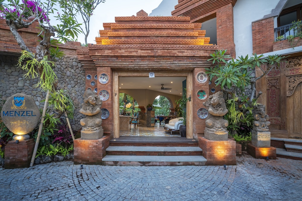 Menzel Ubud, Singapore