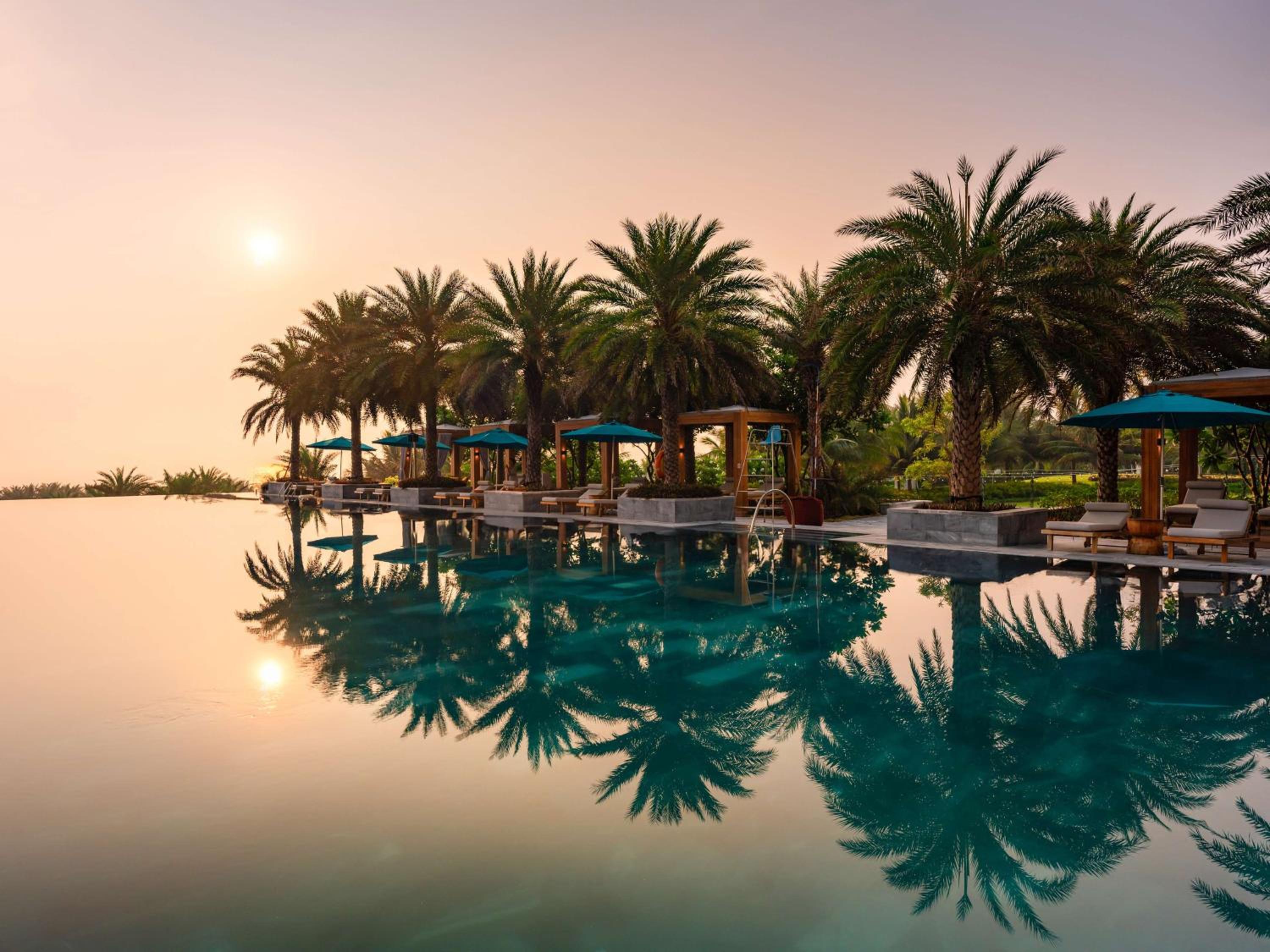 Radisson Blu Resort Cam Ranh, Singapore