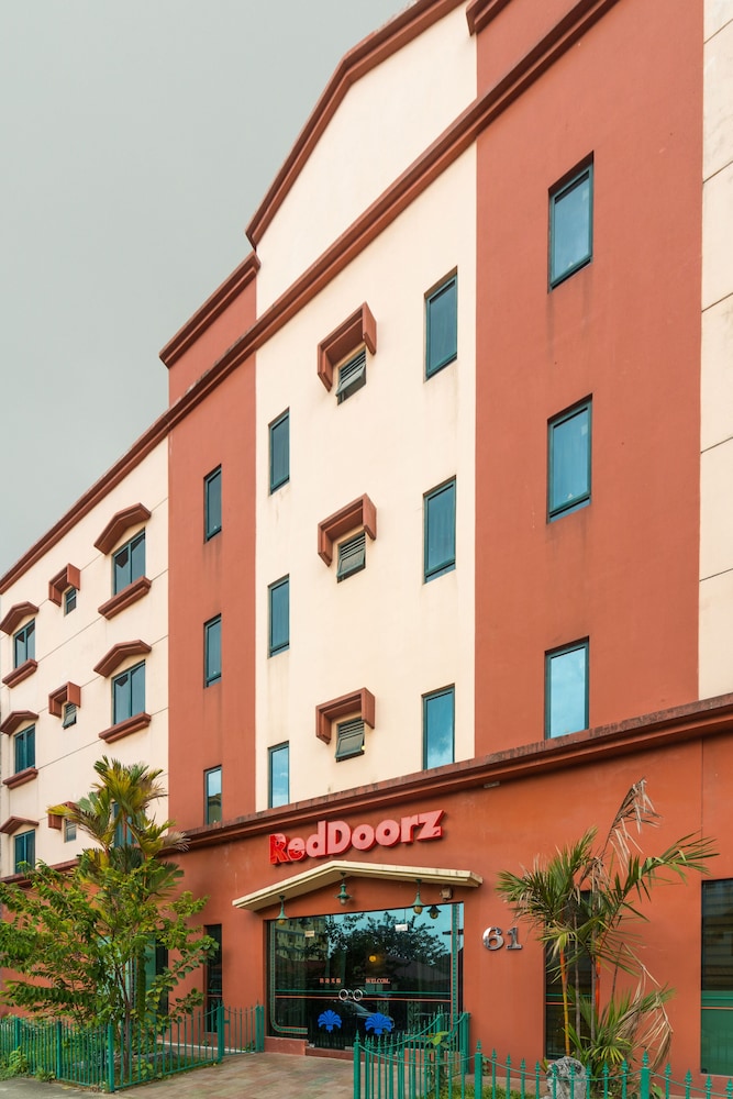 RedDoorz @ Geylang, Singapore