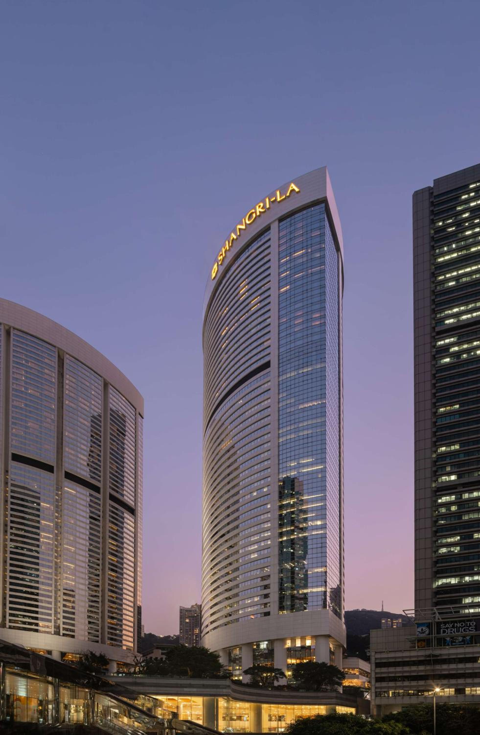 Island Shangri-La, Hong Kong, Singapore