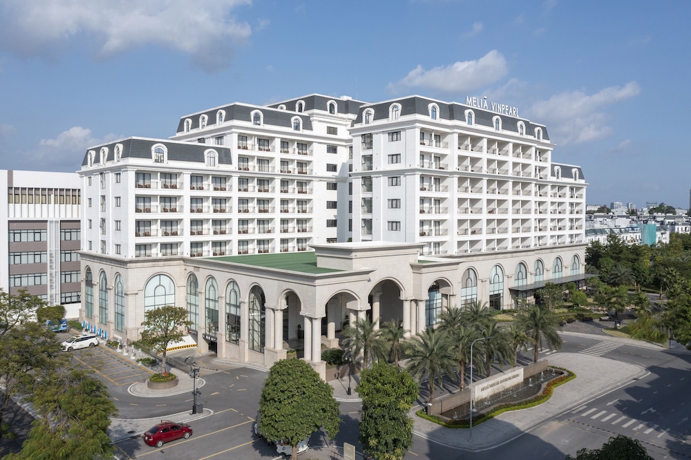Meliá Vinpearl Hai Phong Rivera, Singapore