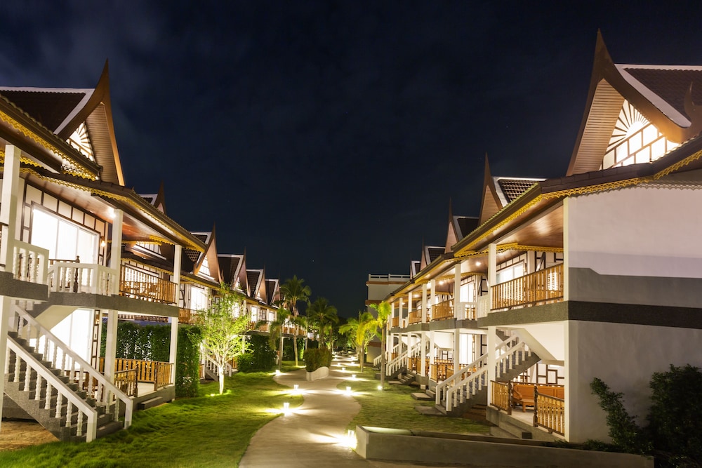 Aura Samui Best Beach Hotel, Singapore
