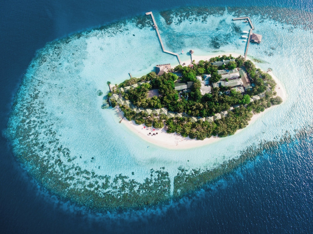 Eriyadu Island Resort, Singapore