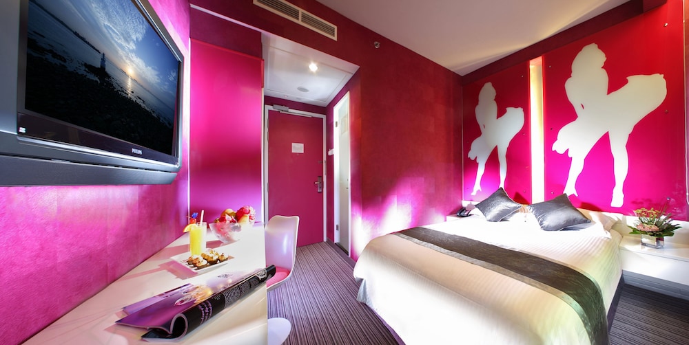Hotel Re!, Singapore