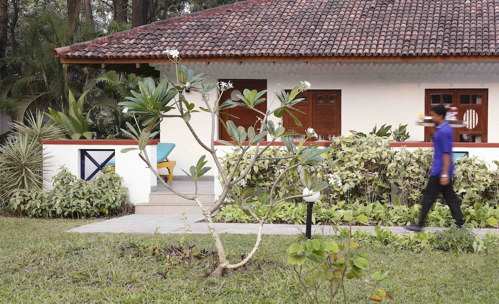 Novotel Goa Dona Sylvia Resort, 5-star hotel in Cavelossim