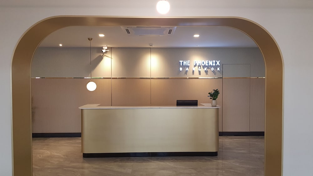 The Phoenix Hotel Bangkok, Singapore