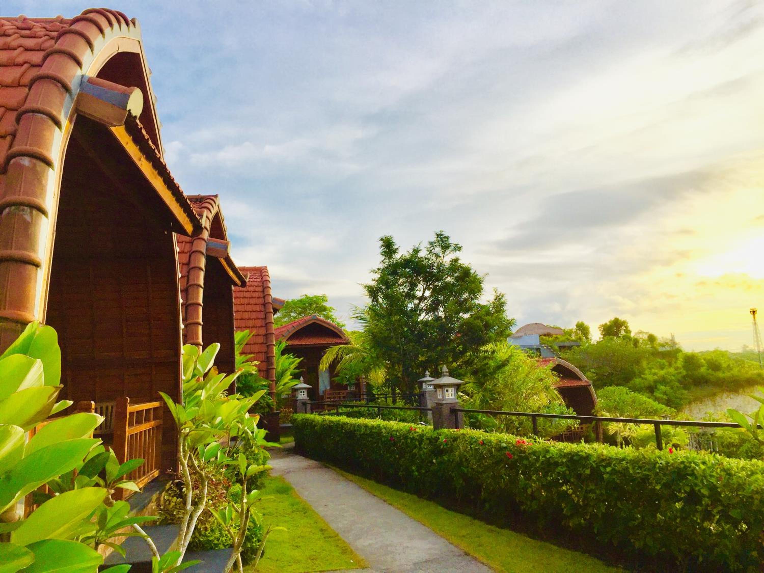 Druwa Bali, Singapore