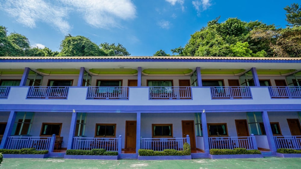 Phi Phi Don Chukit Resort, Singapore