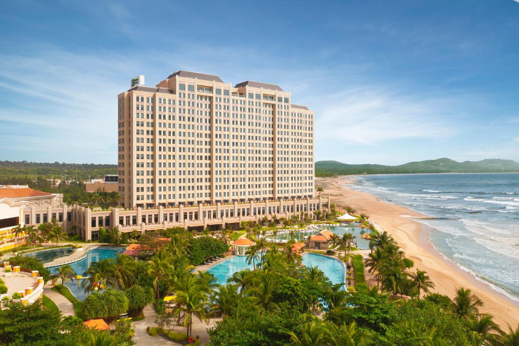 Holiday Inn Resort Ho Tram Beach by IHG, Singapore