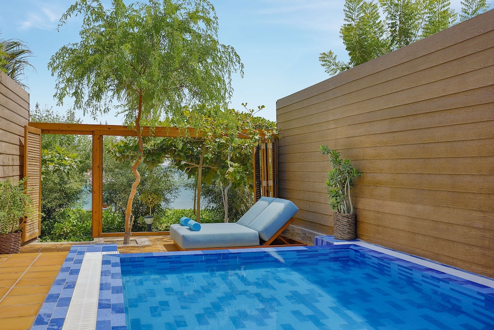Photo of Anantara World Islands Dubai Resort, 5-star hotel in Dubai