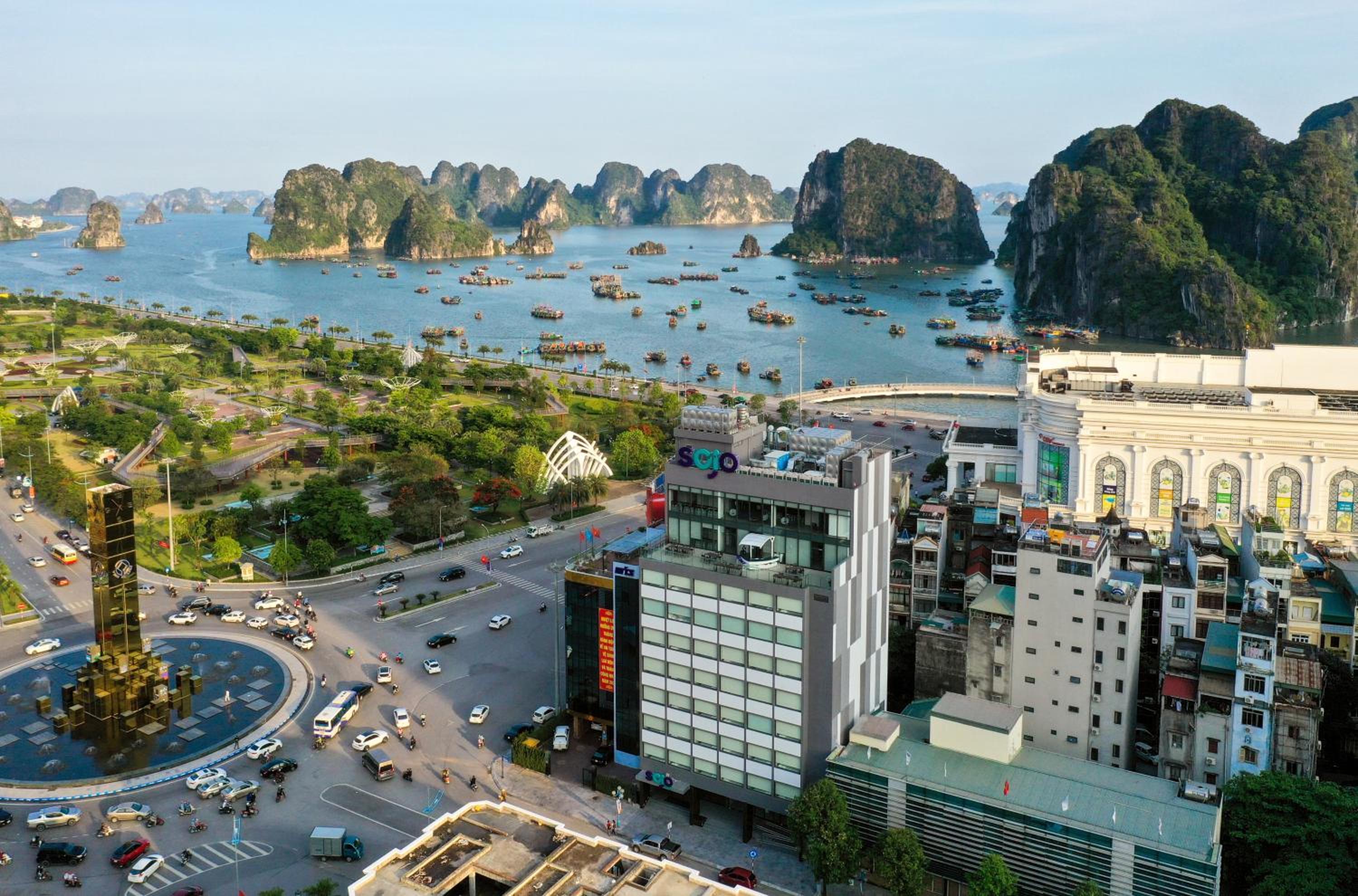 Tru by Hilton Ha Long Hon Gai Centre, Singapore