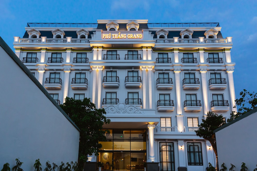 Phu Thang Grand Hotel, Singapore