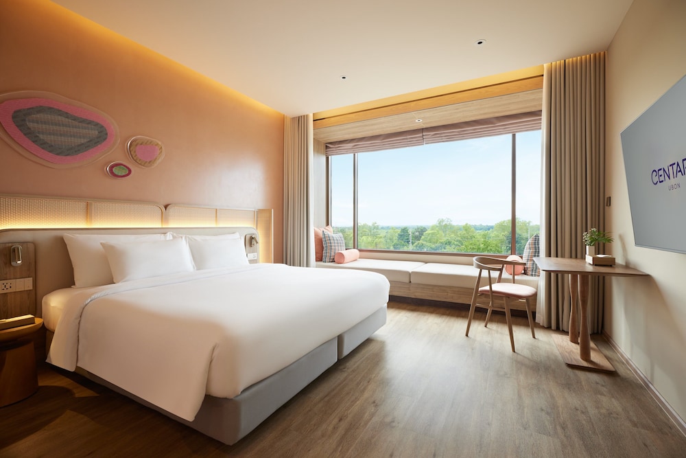 Centara Ubon, Singapore