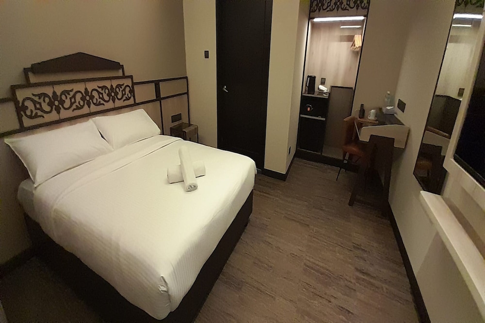 Lion Peak Hotel Hamilton, Singapore