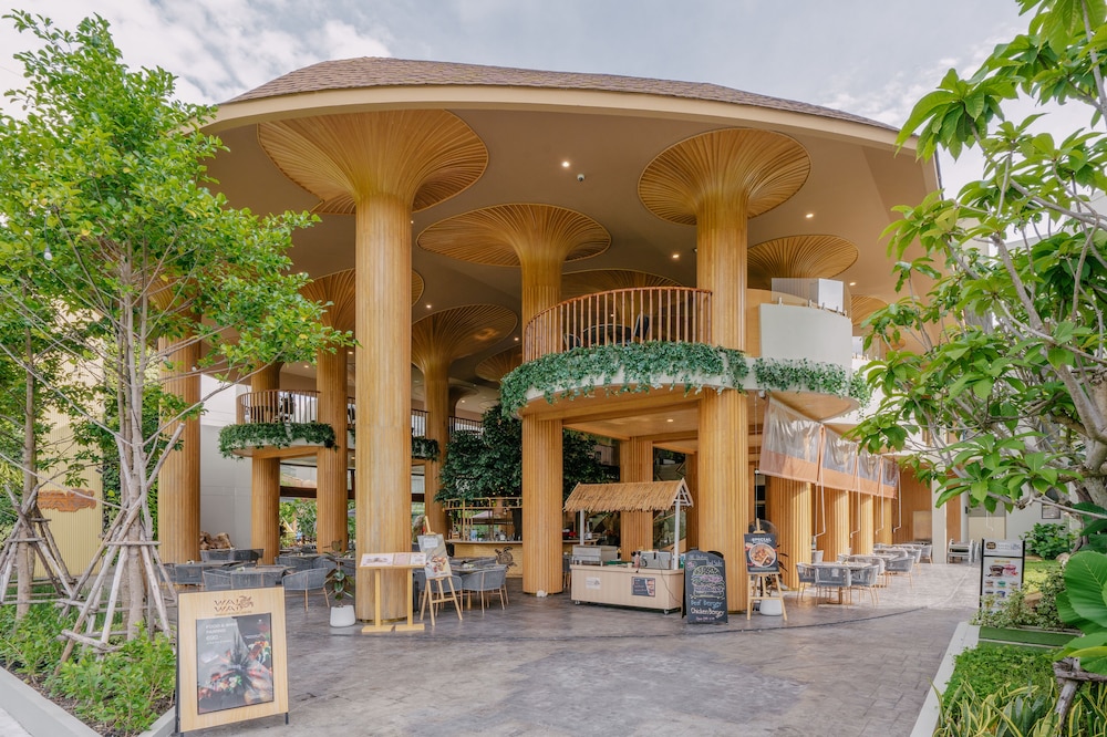 Phuket Emerald Beach Resort, Singapore
