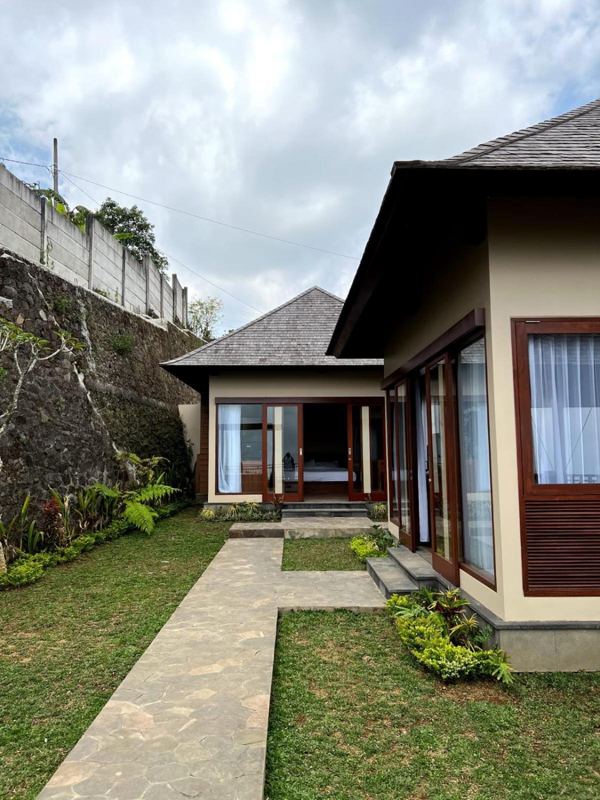 Shankara Munduk Bali, Singapore
