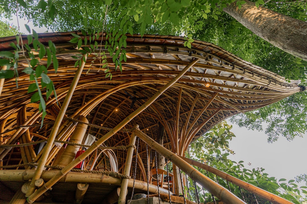 Bambu Indah Resort, Singapore