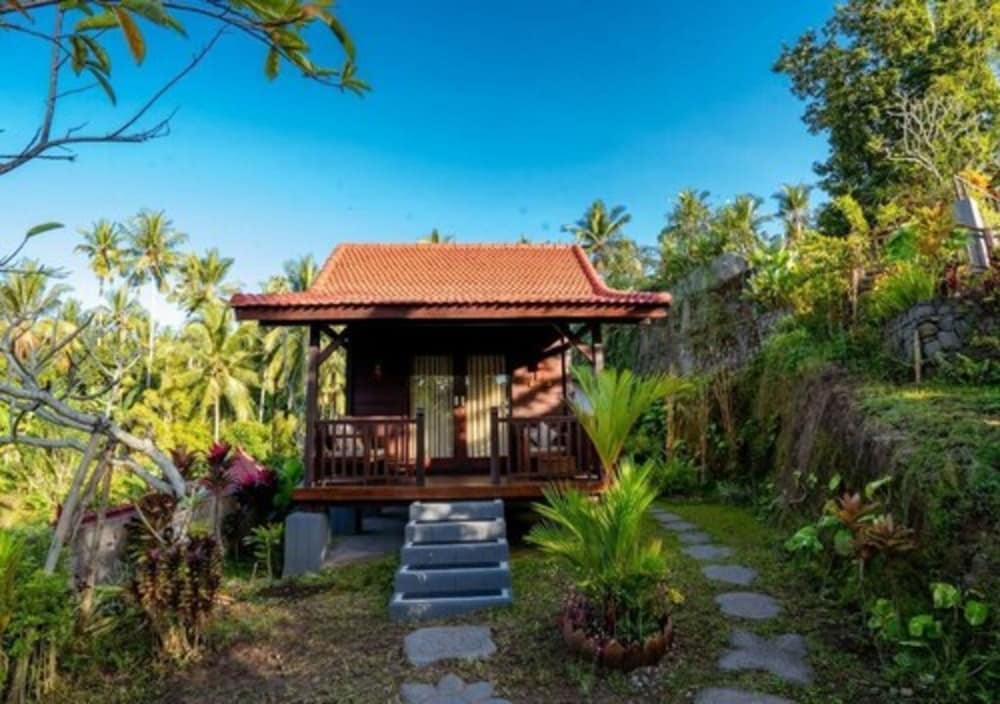 Amanuba Ersadeva Resort Jembrana Bali, Singapore
