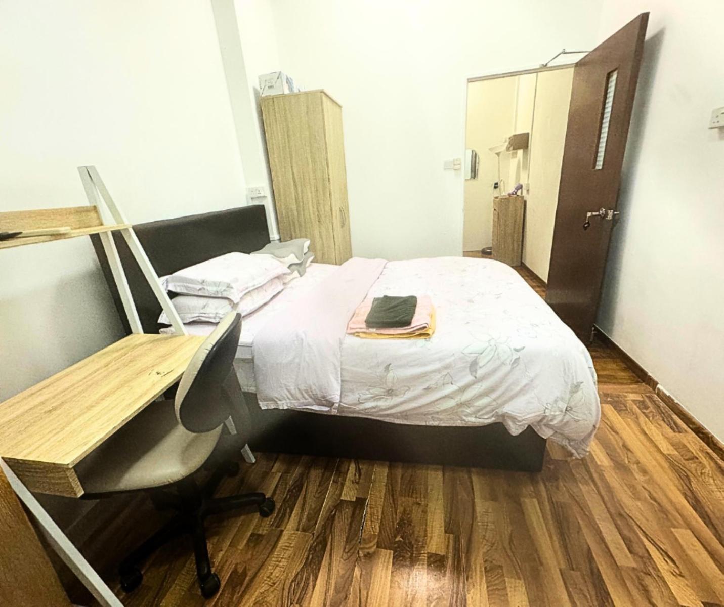 Spacious Studio at citycentre, Singapore